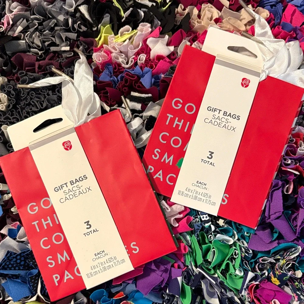 🆕American Greetings “Favor” Small Gift Bags, 6 Total